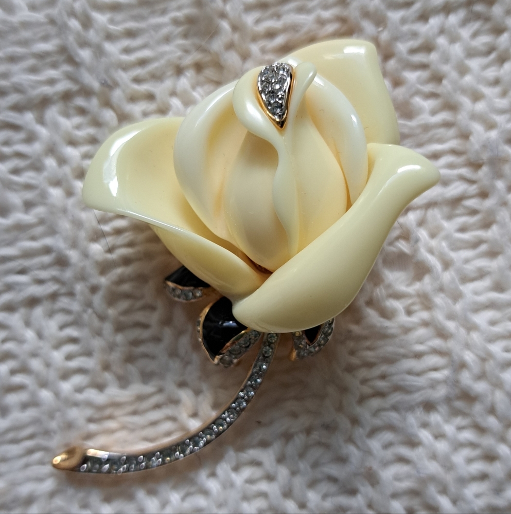Kenneth J Lane White Rose brooch with Rhinestones. Signed. Beautiful condition.